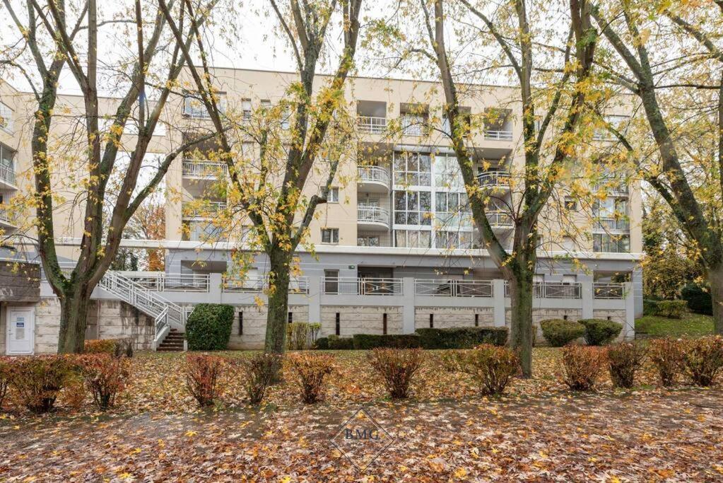 Appartement Proche De Disneyland Bmyguest トルシー エクステリア 写真